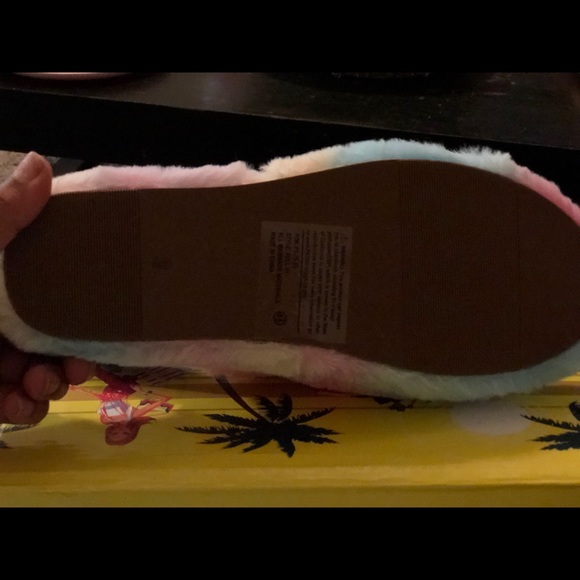 Tie Dye Fur Slides with strap BRAND NEW ALL SIZES - Picture 3 of 5